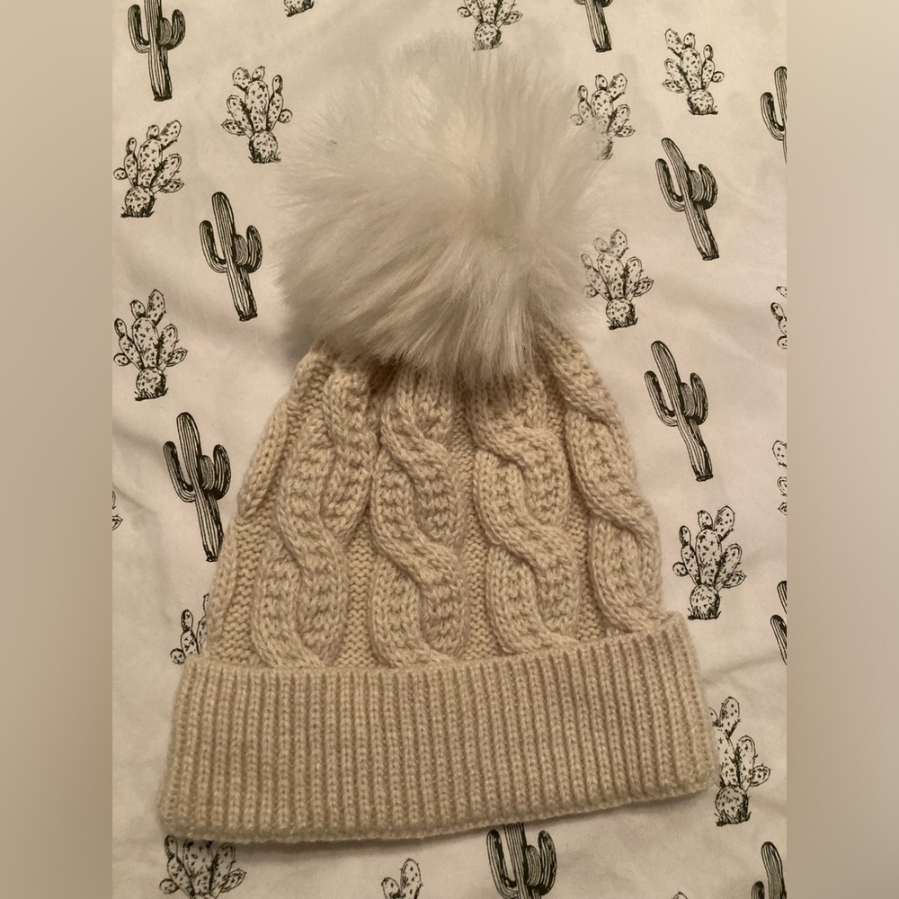 Woman’s knit winter beanie